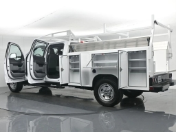 Ford Super Duty F-350 SRW XL 4WD Crew Cab 8' Box 2026