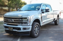 Ford Super Duty F-350 SRW Platinum 4WD Crew Cab 8' Box 2026