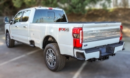 Ford Super Duty F-350 SRW Platinum 4WD Crew Cab 8' Box 2026