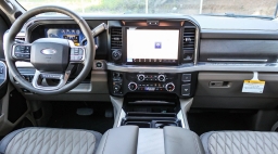 Ford Super Duty F-350 SRW Platinum 4WD Crew Cab 8' Box 2026