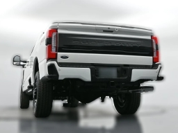 Ford Super Duty F-350 SRW Platinum 4WD Crew Cab 8' Box 2026