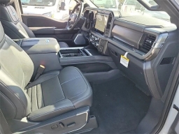 Ford Super Duty F-350 SRW Platinum 4WD Crew Cab 8' Box 2026