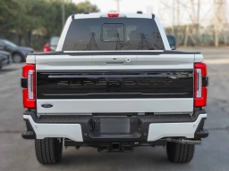 Ford Super Duty F-350 SRW Platinum 4WD Crew Cab 8' Box 2026