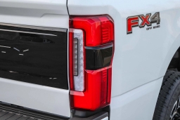 Ford Super Duty F-350 SRW Platinum 4WD Crew Cab 8' Box 2026