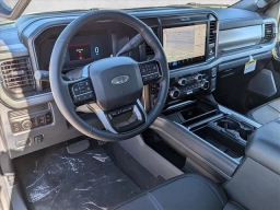 Ford Super Duty F-350 SRW Platinum 4WD Crew Cab 8' Box 2026