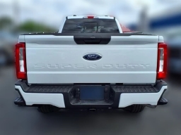 Ford Super Duty F-350 SRW XL 4WD Crew Cab 8' Box 2026