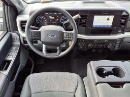 Ford Super Duty F-350 SRW XLT 4WD Crew Cab 6.75' Box 2026