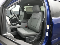 Ford Super Duty F-350 SRW XLT 4WD Crew Cab 8' Box 2026