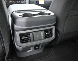 Ford Super Duty F-350 SRW XLT 4WD Crew Cab 8' Box 2026