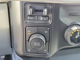 Ford Super Duty F-350 SRW XLT 4WD Crew Cab 8' Box 2026