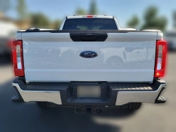 Ford Super Duty F-350 SRW XLT 4WD Crew Cab 8' Box 2026