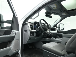 Ford Super Duty F-350 SRW XLT 4WD Crew Cab 8' Box 2026