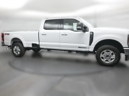 Ford Super Duty F-350 SRW XLT 4WD Crew Cab 8' Box 2026