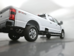 Ford Super Duty F-350 SRW XLT 4WD Crew Cab 8' Box 2026