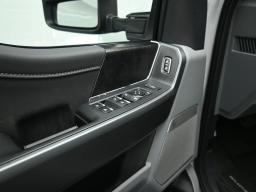 Ford Super Duty F-350 SRW XLT 4WD Crew Cab 8' Box 2026