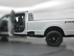 Ford Super Duty F-350 SRW XLT 4WD Crew Cab 8' Box 2026