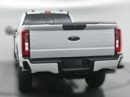 Ford Super Duty F-350 SRW XL 4WD Crew Cab 8' Box 2026