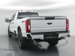 Ford Super Duty F-350 SRW XL 4WD Crew Cab 8' Box 2026