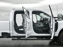 Ford Super Duty F-350 SRW XLT 4WD Crew Cab 8' Box 2026