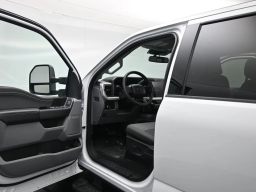 Ford Super Duty F-350 SRW XLT 4WD Crew Cab 8' Box 2026