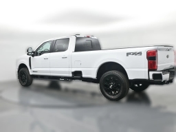 Ford Super Duty F-350 SRW XLT 4WD Crew Cab 8' Box 2026