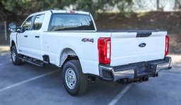 Ford Super Duty F-350 SRW XL 4WD Crew Cab 8' Box 2026
