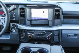 Ford Super Duty F-350 SRW XL 4WD Crew Cab 8' Box 2026