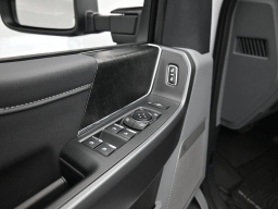 Ford Super Duty F-350 SRW XLT 4WD Crew Cab 8' Box 2026