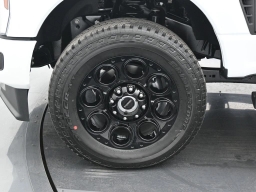 Ford Super Duty F-350 SRW XLT 4WD Crew Cab 8' Box 2026