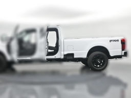 Ford Super Duty F-350 SRW XLT 4WD Crew Cab 8' Box 2026