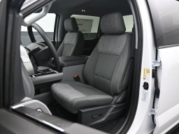 Ford Super Duty F-350 SRW XLT 4WD Crew Cab 8' Box 2026