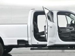 Ford Super Duty F-350 SRW XLT 4WD Crew Cab 8' Box 2026