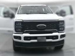 Ford Super Duty F-350 SRW XLT 4WD Crew Cab 8' Box 2026