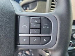 Ford Super Duty F-350 DRW LARIAT 4WD Crew Cab 8' Box 2025