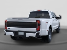 Ford Super Duty F-350 DRW Platinum 4WD Crew Cab 8' Box 2026