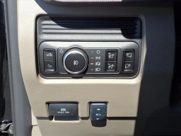 Ford Super Duty F-350 DRW Platinum 4WD Crew Cab 8' Box 2026