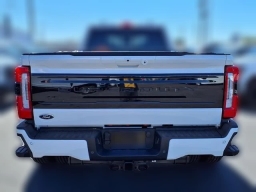 Ford Super Duty F-350 DRW Platinum 4WD Crew Cab 8' Box 2026