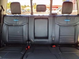 Ford Super Duty F-350 DRW Platinum 4WD Crew Cab 8' Box 2026