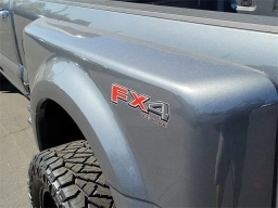 Ford Super Duty F-350 DRW Platinum 4WD Crew Cab 8' Box 2025