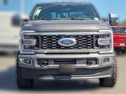 Ford Super Duty F-350 DRW Platinum 4WD Crew Cab 8' Box 2025