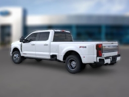 Ford Super Duty F-350 DRW Platinum 4WD Crew Cab 8' Box 2026