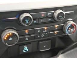 Ford Super Duty F-350 DRW XLT 4WD Crew Cab 8' Box 2026