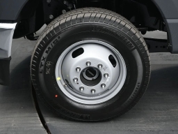 Ford Super Duty F-350 DRW XLT 4WD Crew Cab 8' Box 2026