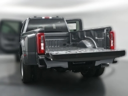 Ford Super Duty F-350 DRW XLT 4WD Crew Cab 8' Box 2026