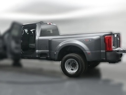 Ford Super Duty F-350 DRW XLT 4WD Crew Cab 8' Box 2026