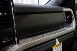 Ford Super Duty F-350 DRW XLT 4WD Crew Cab 8' Box 2026