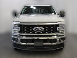 Ford Super Duty F-350 DRW XLT 4WD Crew Cab 8' Box 2026