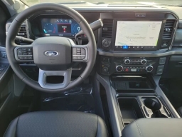 Ford Super Duty F-350 DRW LARIAT 4WD Crew Cab 8' Box 2026