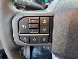 Ford Super Duty F-350 DRW LARIAT 4WD Crew Cab 8' Box 2026