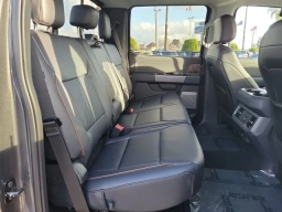 Ford Super Duty F-350 DRW LARIAT 4WD Crew Cab 8' Box 2026